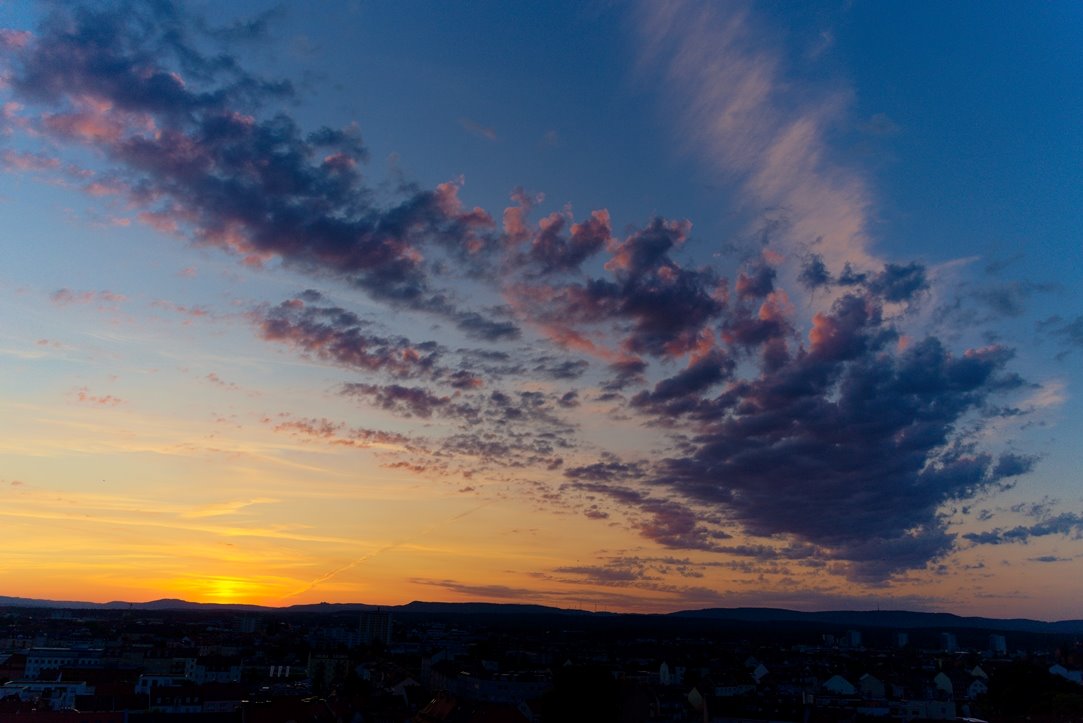 Kurz vor Sonnenaufgang auf dem Kirchturm der Erlöserkirche