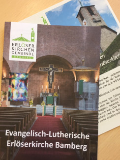 Alter und neuer Kirchenführer der Erlöserkirche