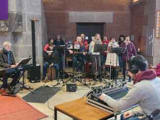 Die Erlöserband bei einem Gottesdienst in der Erlöserkirche