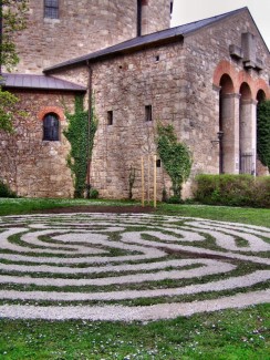 Labyrinth vor der Erlöserkirche
